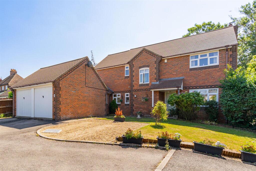 Main image of property: Leys Close, Northend, Southam