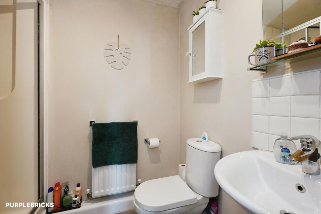 House in Huddersfield - View 4