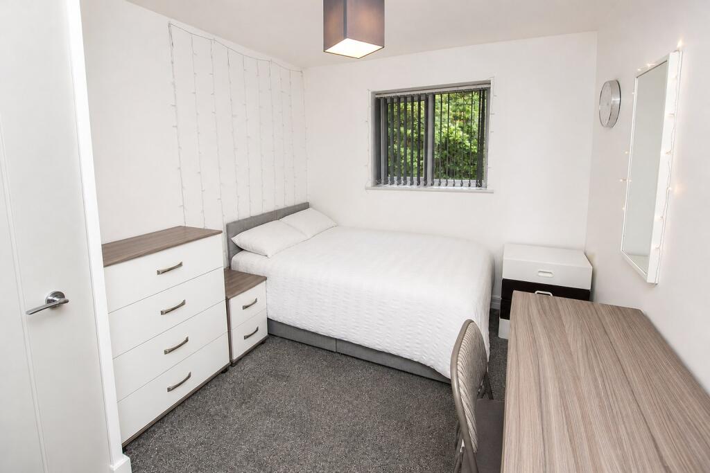 6 bedroom house for rent
