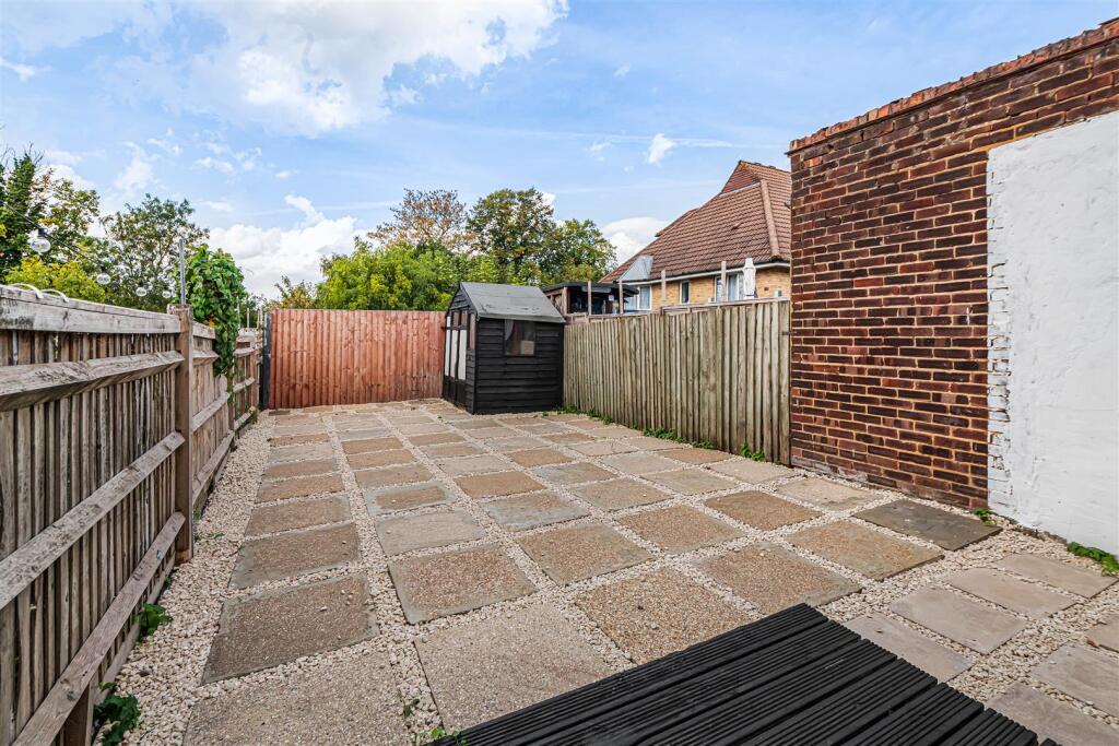 House in London, Benhilton - View 4