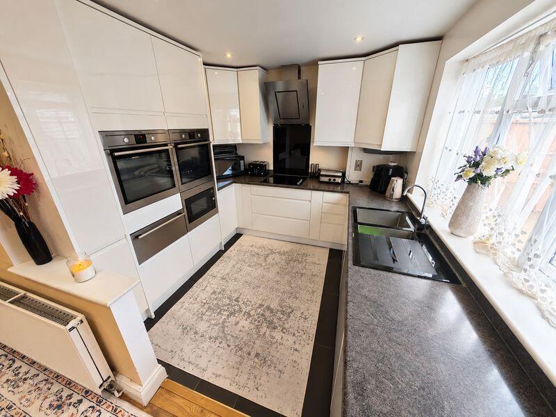 House in Southall - View 3