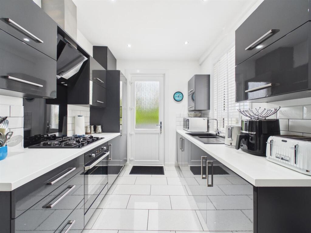 House in Glasgow, The Valley, Summerston - View 3
