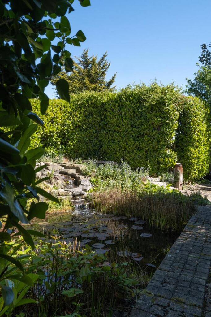 House in Havant, Hampshire - View 5