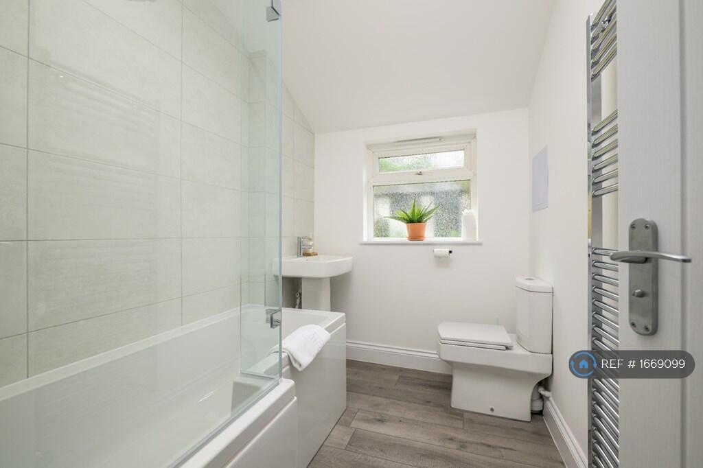 House in Northampton - View 4