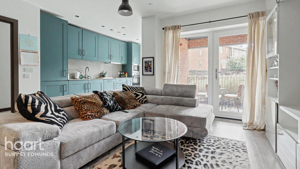 Apartment in West Suffolk, Westley - View 2