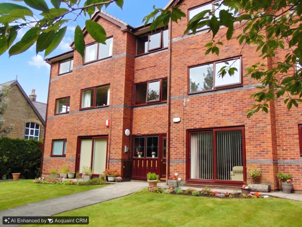 2-bed flat on Glengarth, Uppermill, £230,000