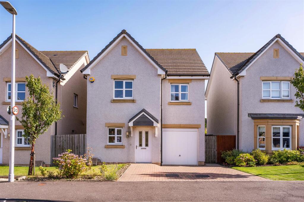 Main image of property: Gallows Knowe, Crossgates, Cowdenbeath