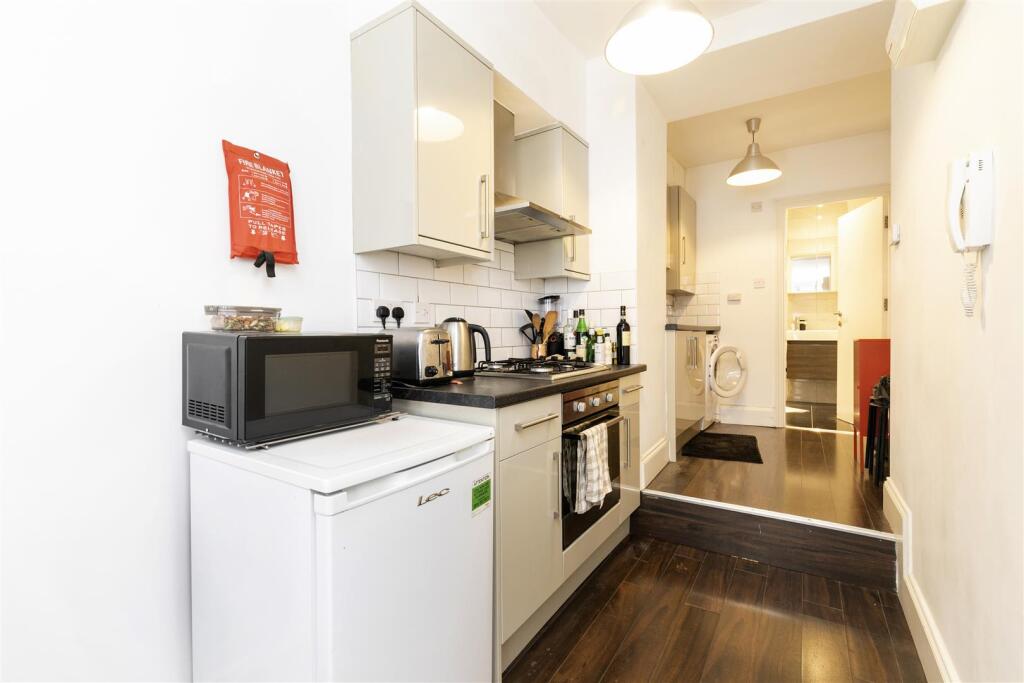 Studio flat for rent