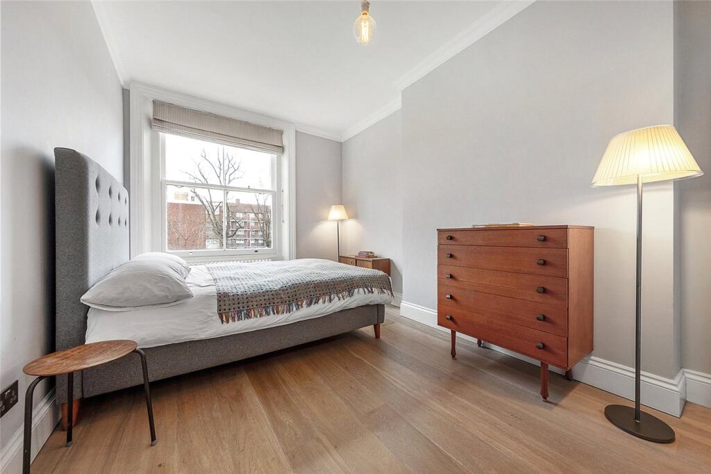 Apartment in London - More