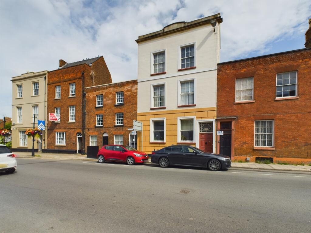Main image of property: High Street, Tewkesbury 