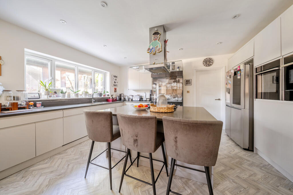 House in Hemel Hempstead - More