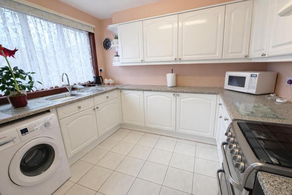Twickenham Close, Beddington photo 3