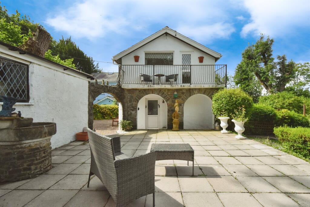 House in Cardiff, Cwmbach - View 2