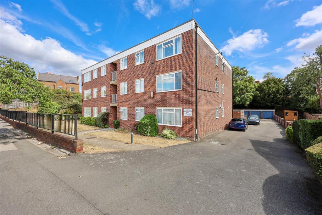 Apartment in London, Hillingdon