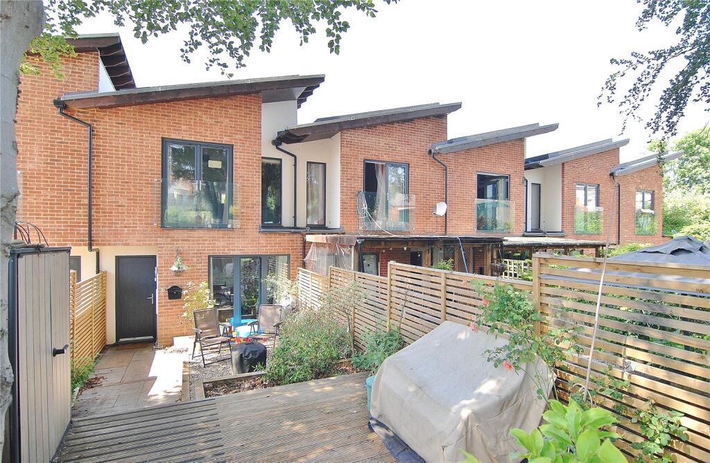 Bath Road, Stroud, Gloucestershire, GL5, Gloucestershire