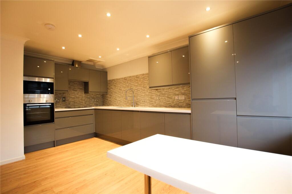 Apartment in Cardiff - View 2