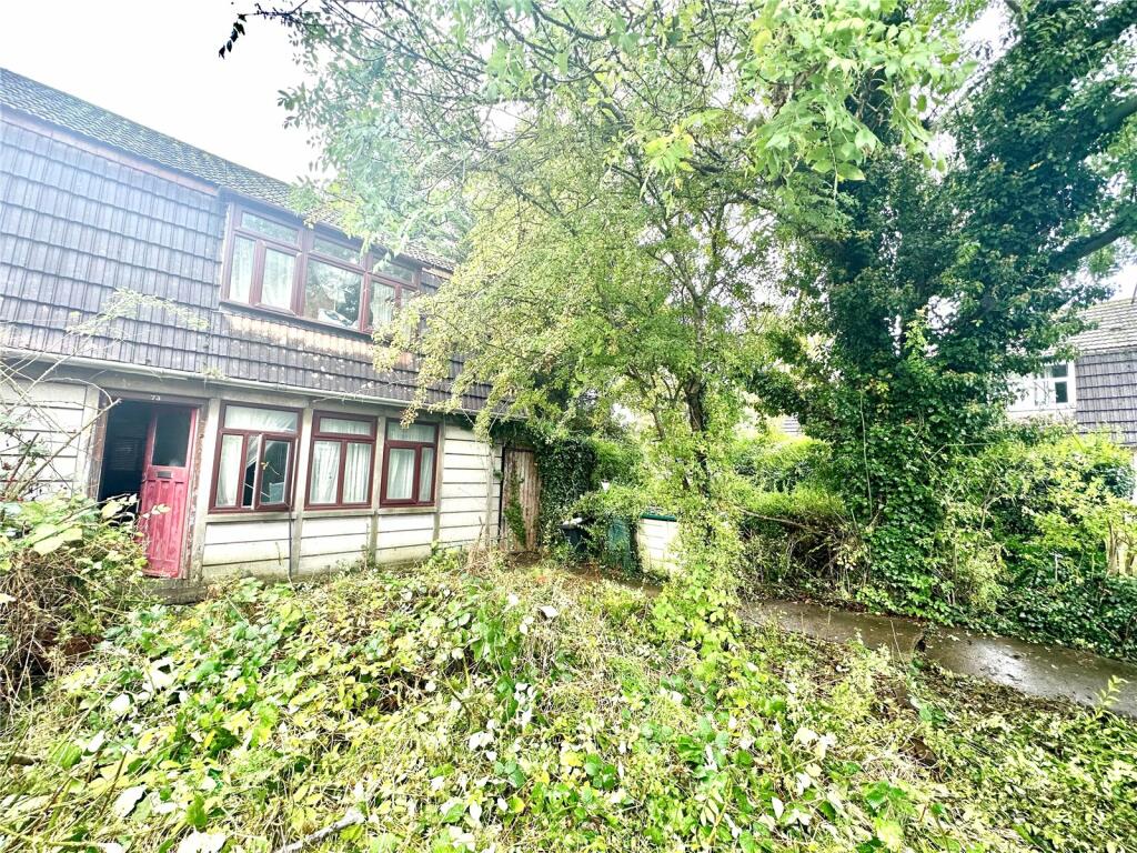 3-bed terraced on Coronation Road, Wroughton, SN4, £150,000