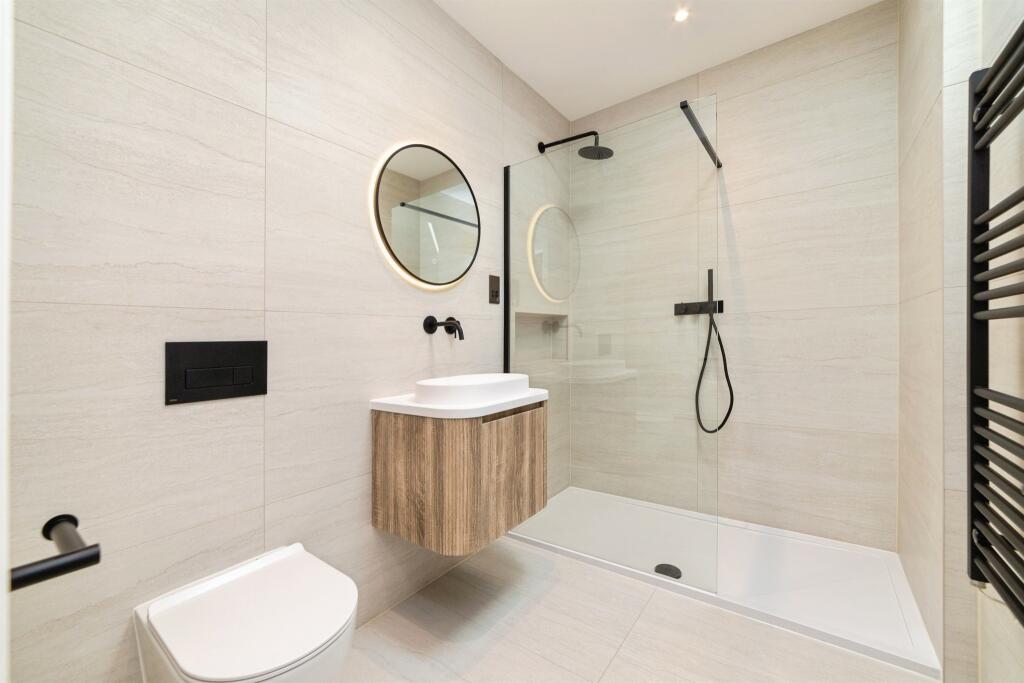 Apartment in Stevenage, Hertfordshire - View 4