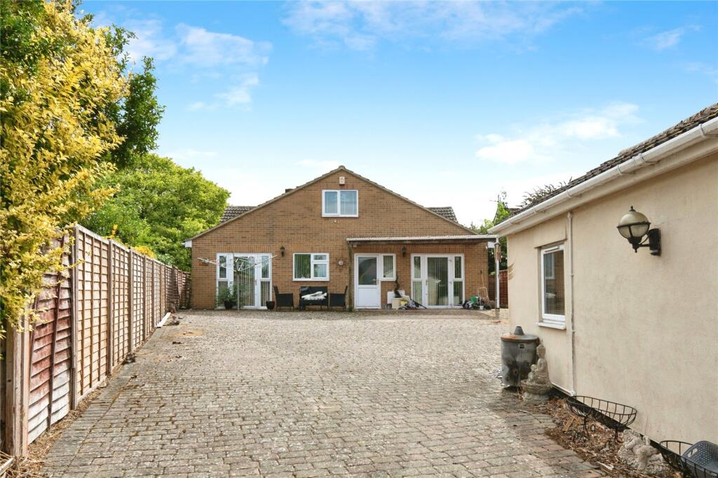 Main image of property: Caernarvon Walk, Swindon, Wiltshire, SN3