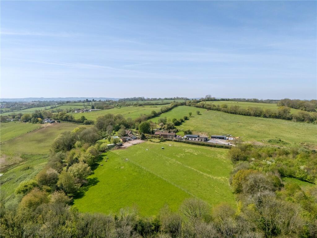 4 Bedroom Farmhouse with land and outbuildings, near Clutton photo 3