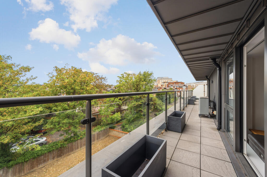 Apartment in London - More