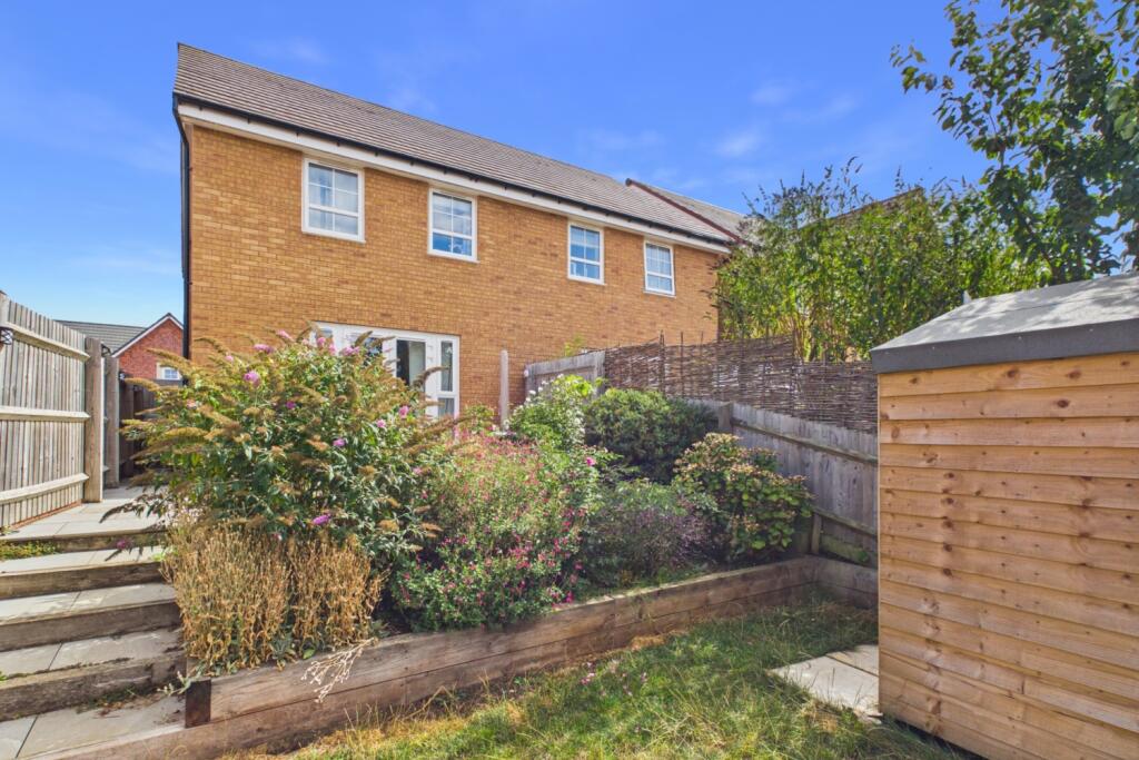 House in Luton - View 2
