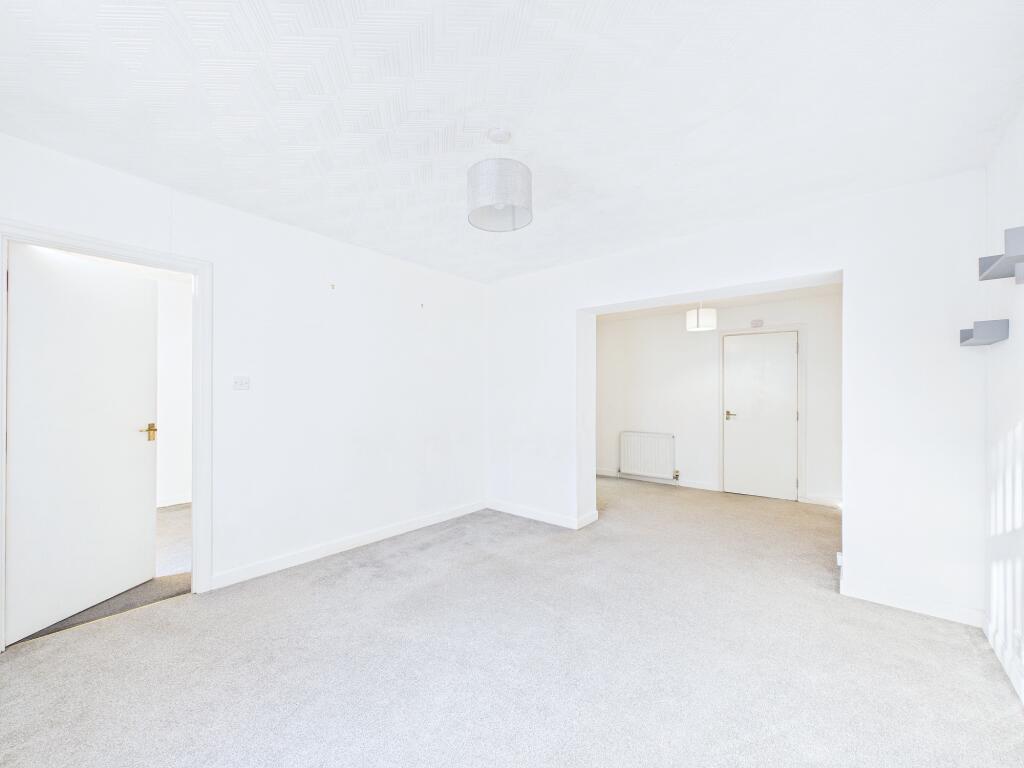 Apartment in Wigan, Scholes Village, Longshoot - View 5