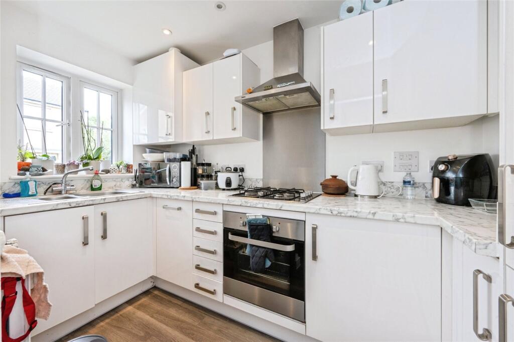 Benson Close, Shortstown, Bedford, Bedfordshire, MK42 photo 2