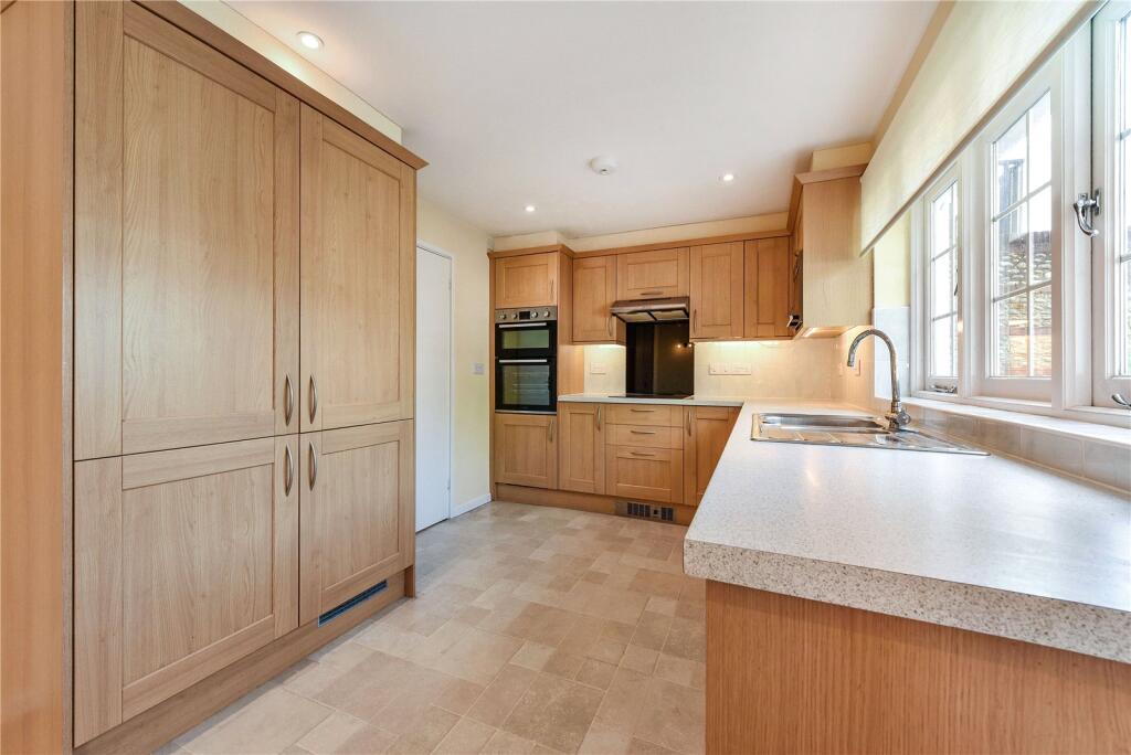 South Pallant, Chichester, West Sussex, PO19 photo 4