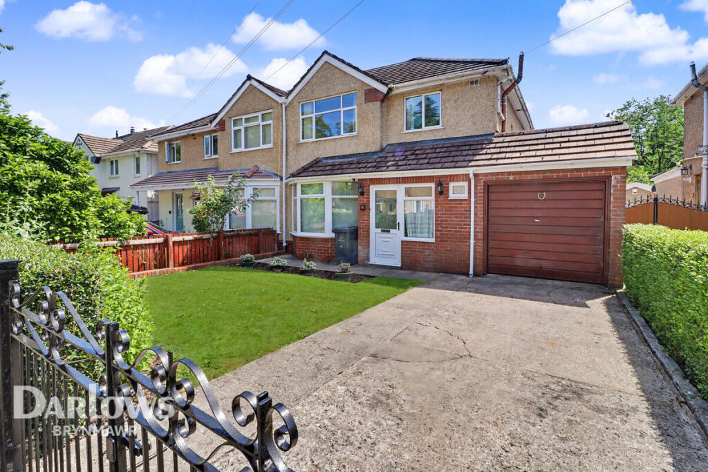 3-bed semi-detached on Cambridge Gardens, Ebbw Vale, £310,000