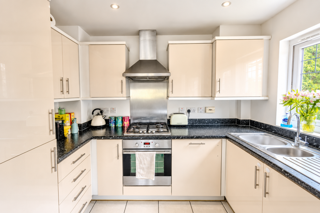 Apartment in London - View 5