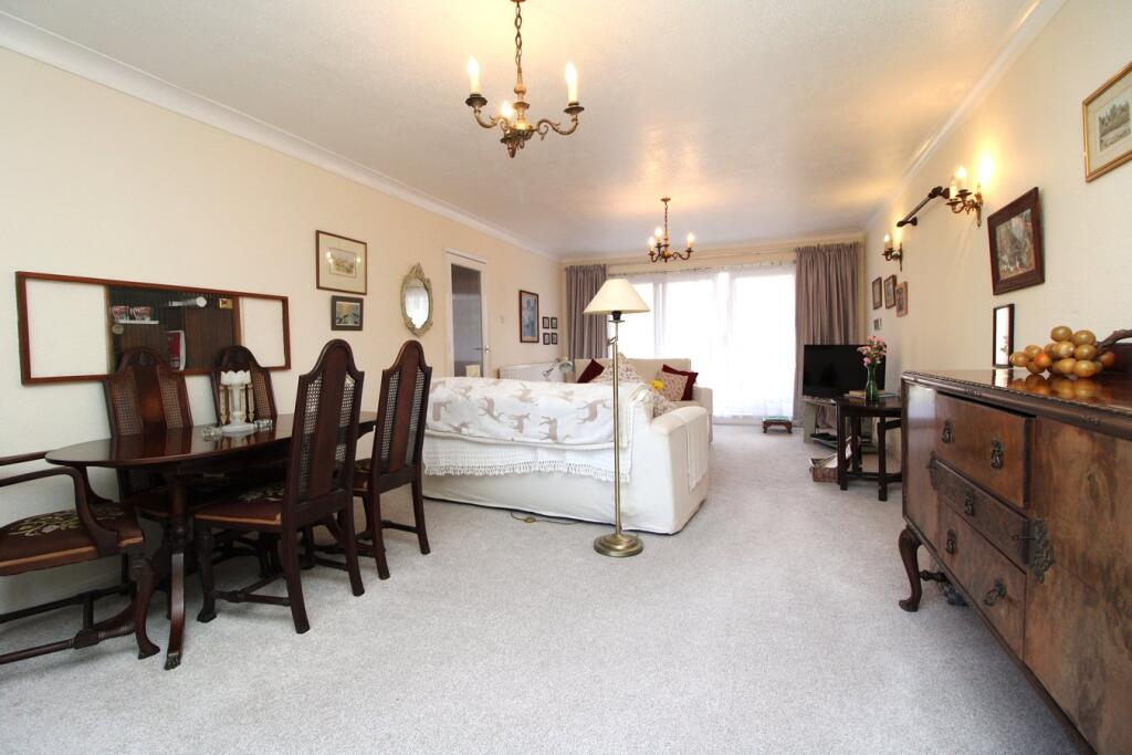 Apartment in Bournemouth, Westbourne - More