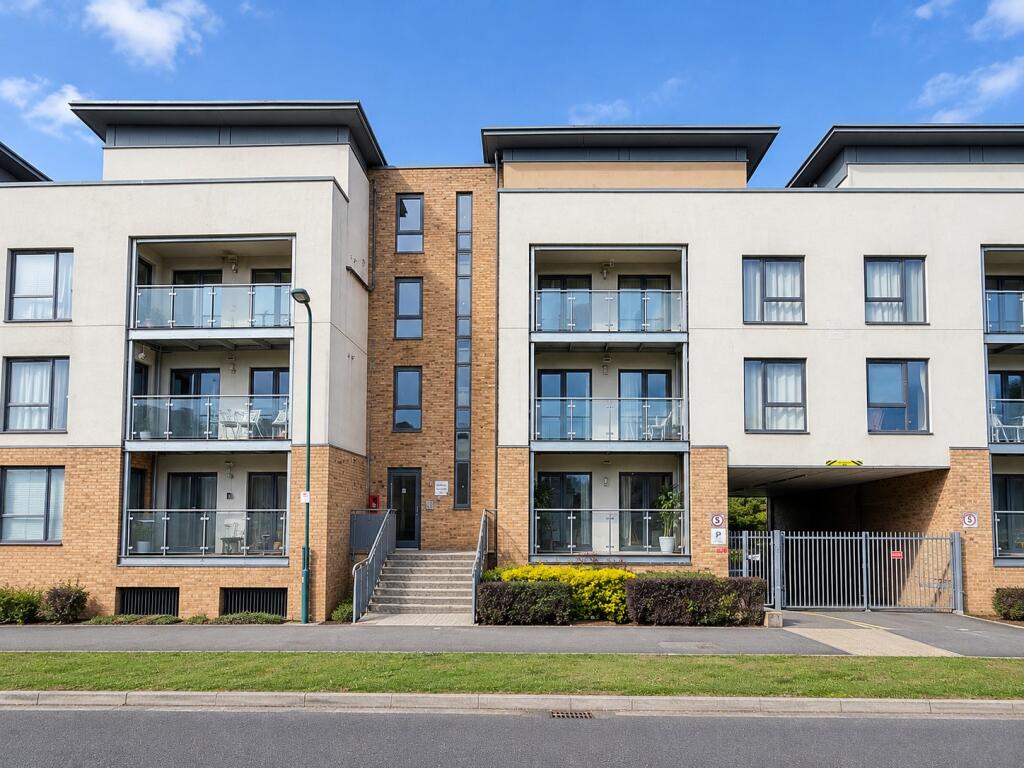 1-bed flat on Hammonds Drive, Peterborough, £70,000