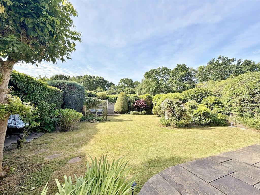 House in Verwood, Dorset - View 2