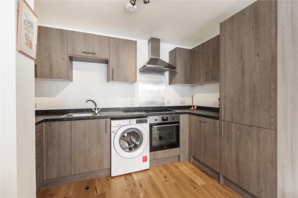 Apartment in London - View 3