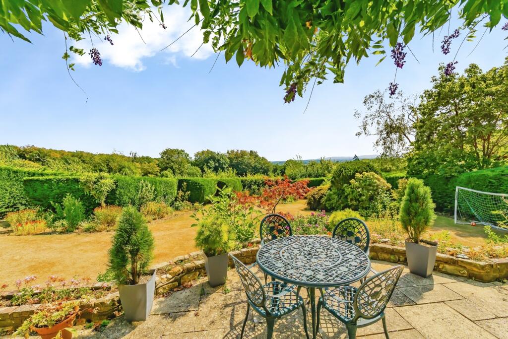 House in Wealden, Heathfield and Waldron - More