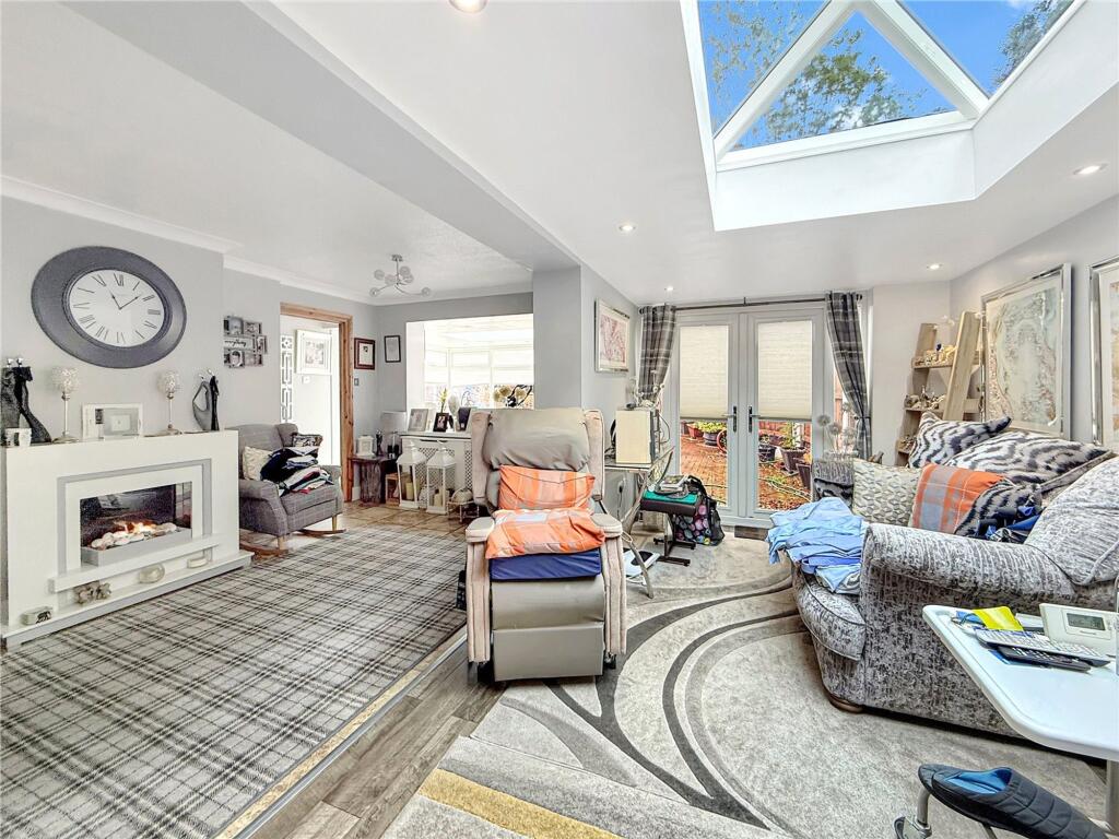 House in Middlesbrough, Lingfield Park, Coulby Newham - More