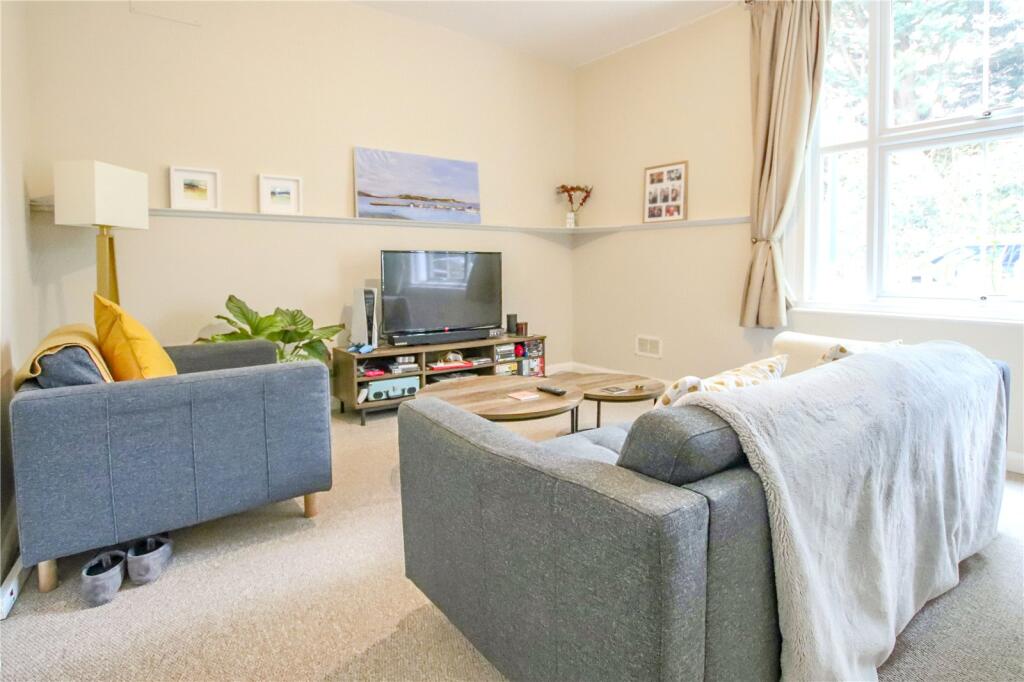 Apartment in Sunningdale, Windsor and Maidenhead - View 3