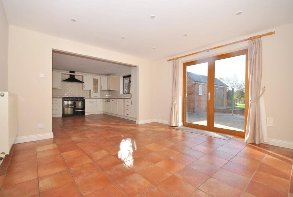 Dog Lane, Witcombe, GL3 photo 4