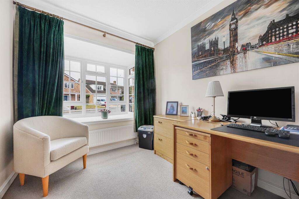 House in Reading, Emmer Green - More