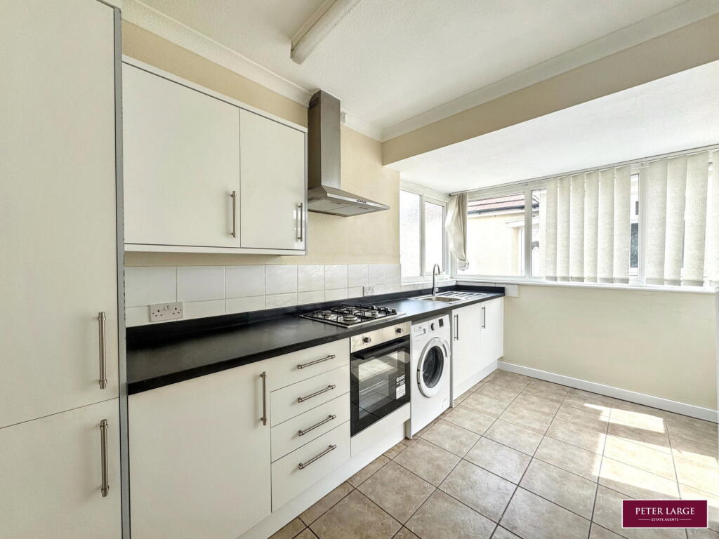 Fairview Crescent, Prestatyn, Denbighshire LL19 8SB photo 2