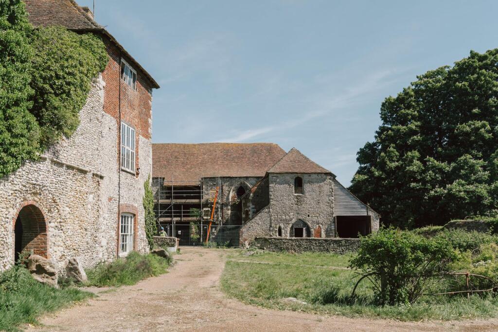 5-bed detached on Charing, Kent, £950,000