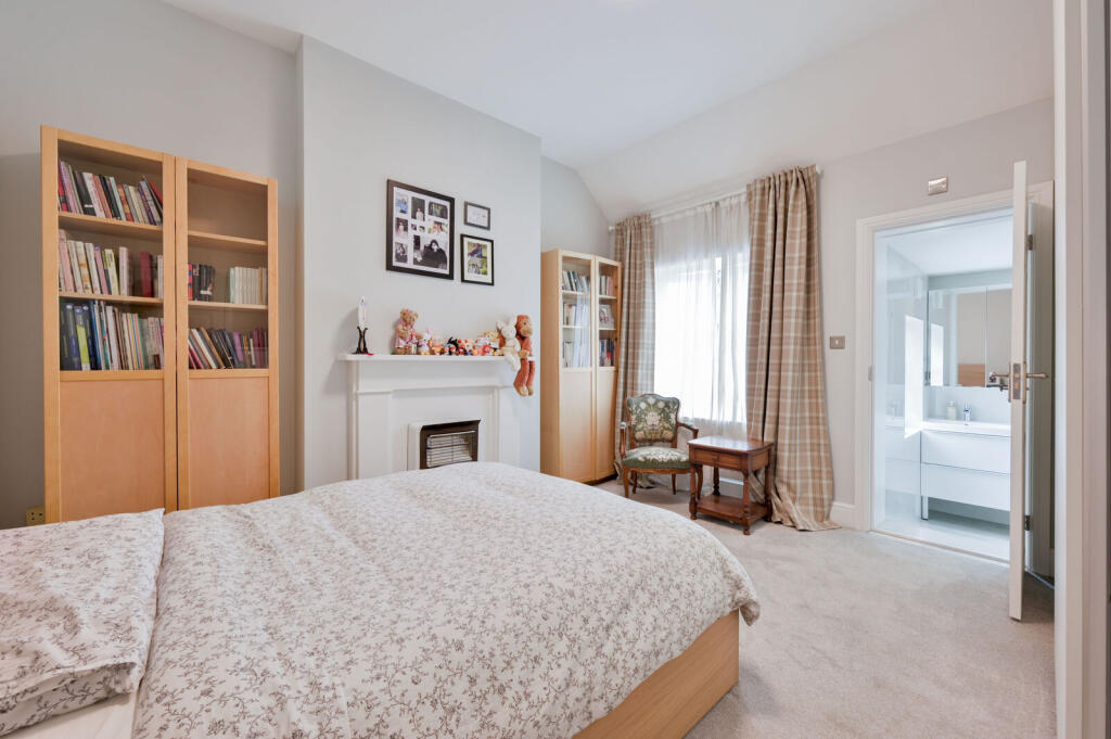 House in London - View 5