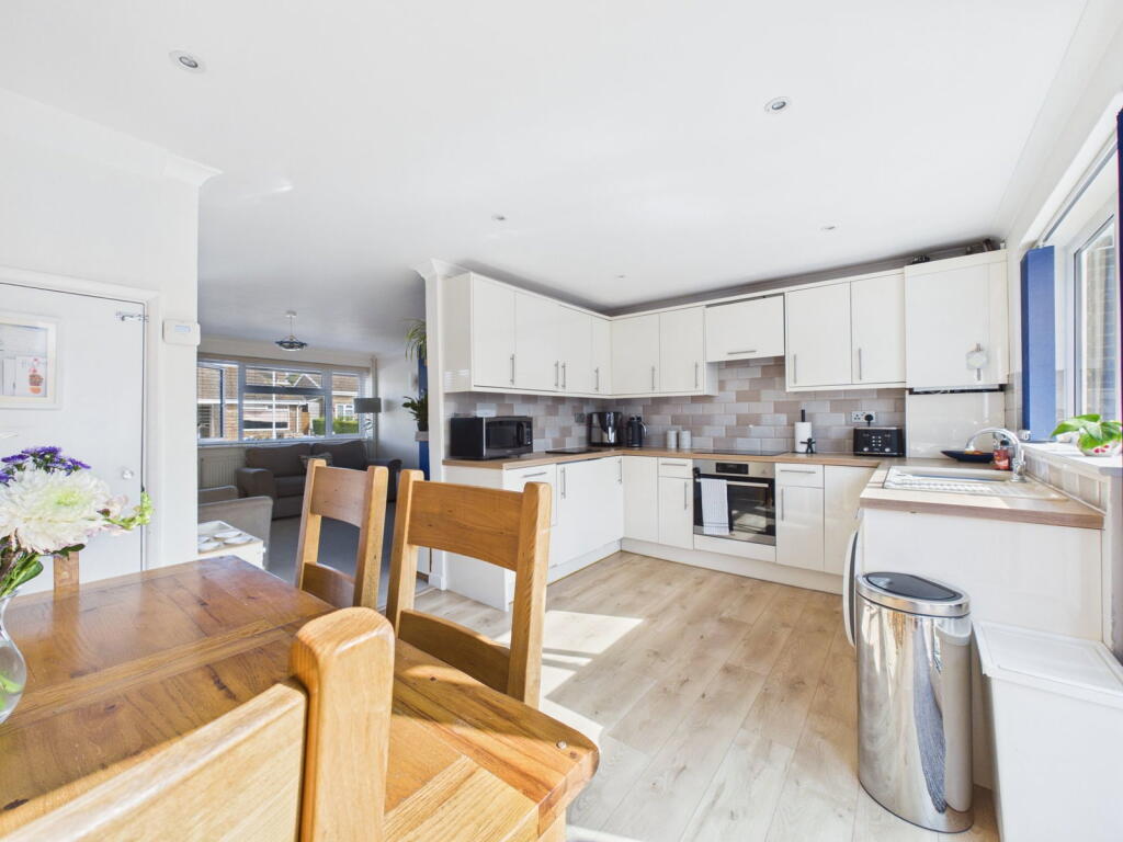House in Worthing, Goring-by-Sea - More