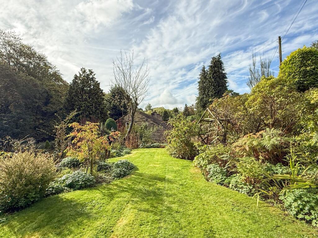 House in Kirklees, Holme Valley - View 3