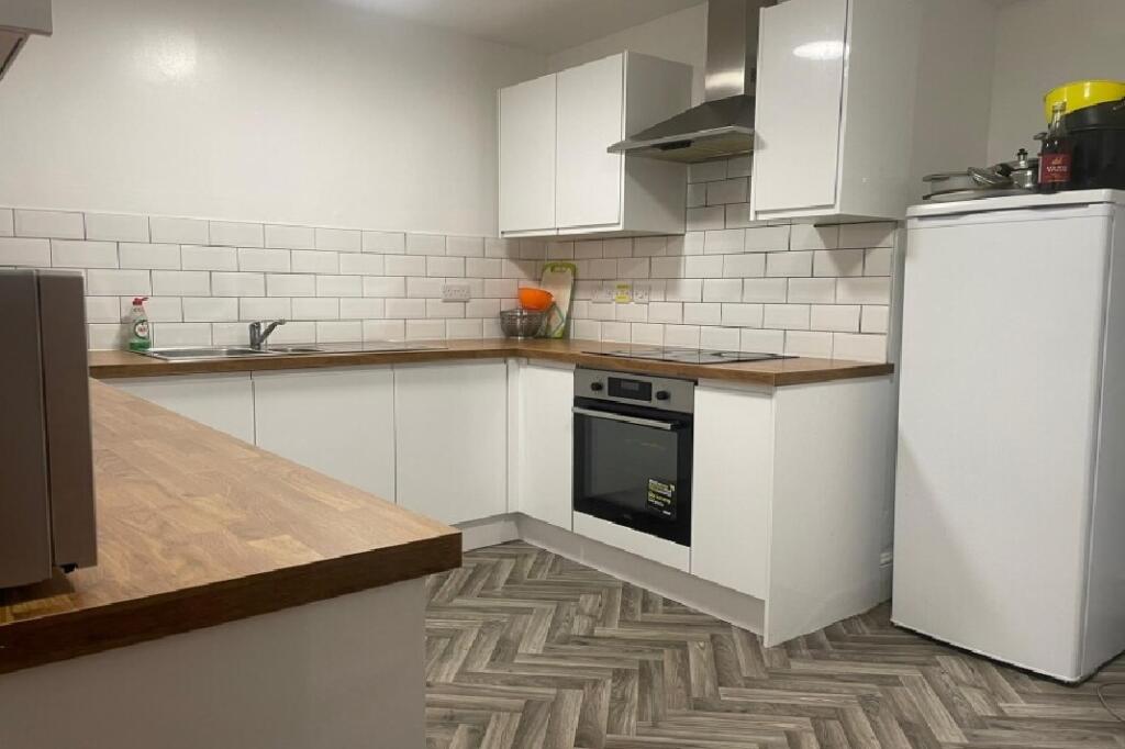 Main image of property: Woodhouse Road, Mansfield, NG18