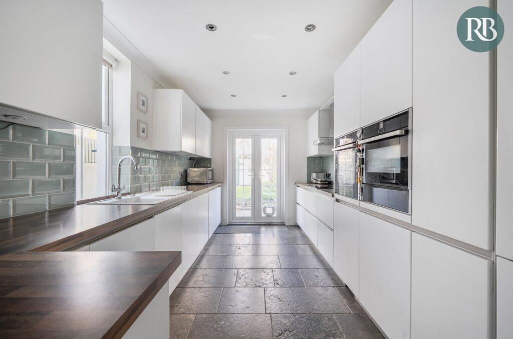 Albert Road, Southwick, Brighton, BN42 4GE - More