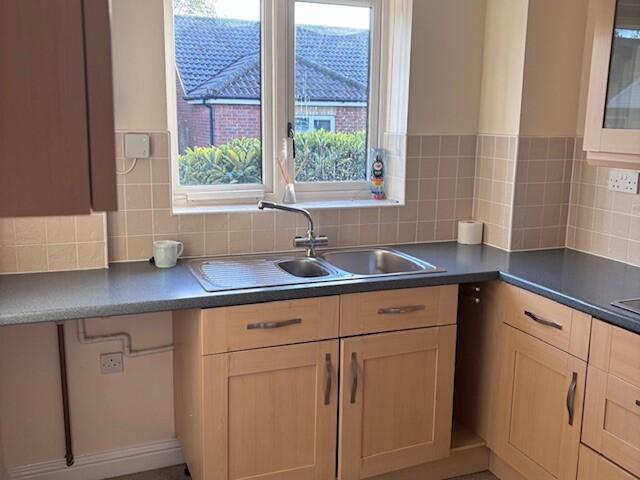 4 Queen Anne Court, Bristol Road, Quedgeley, Gloucestershire, GL2 4JY photo 4