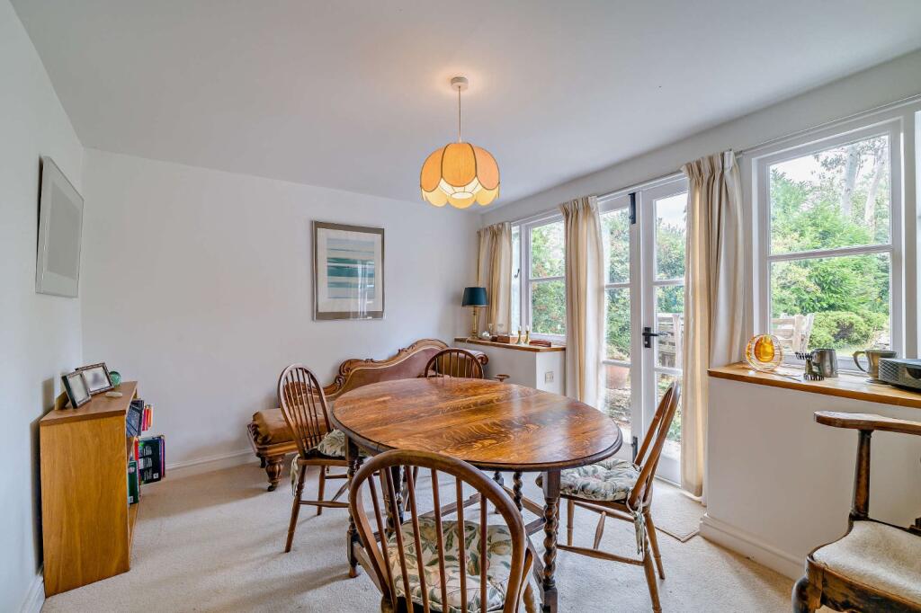 11, Hatherop, Cirencester, Gloucestershire, GL7 photo 3
