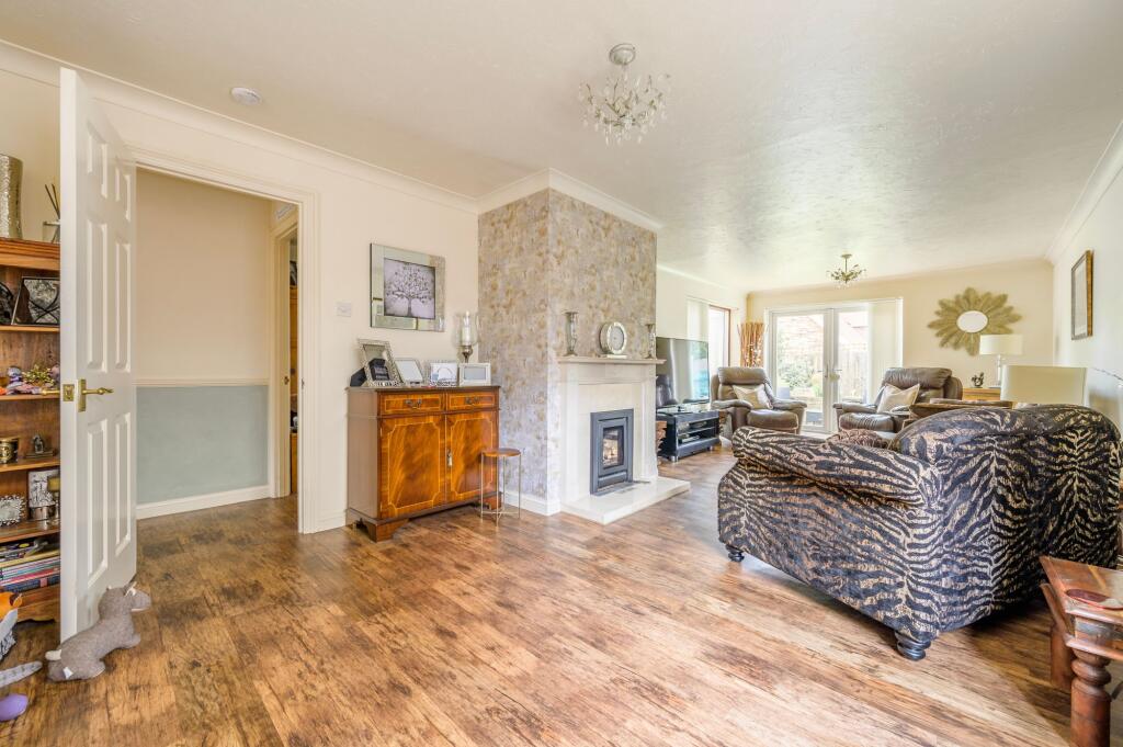 House in Mid Suffolk, Rickinghall Superior - More